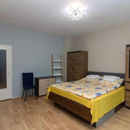 Zhana's Cozy And Quite Апартаменты София