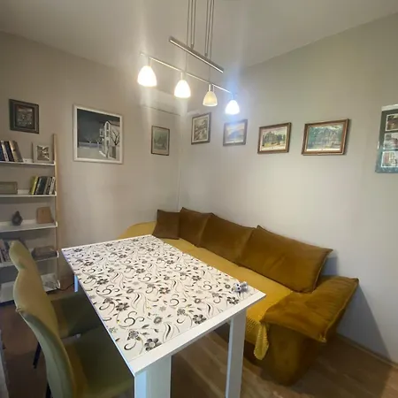 Zhana's Cozy And Quite Apartment *